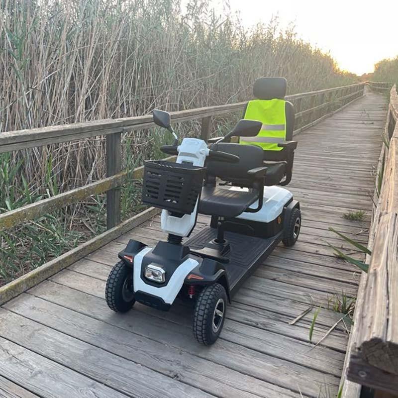 scooter-tajo-biplaza-todoterreno-blanco-ortopedia-moverte