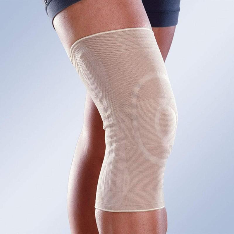 Rodillera elástica con rótula cerrada y estabilizadores laterales 8103 moverte.com 